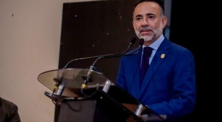 DENUNCIA FERNANDO FLORES LA SUSPENSIÓN DE UN ARCO TECHO EN EL CECyTEM GOBERNADORES
