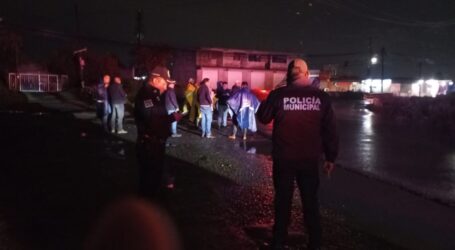 Rescatan Toluca y Otzolotepec a dos personas tras caída en el río Verdiguel