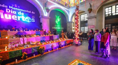 INAUGURAN OFRENDA MONUMENTAL EN PALACIO DE GOBIERNO