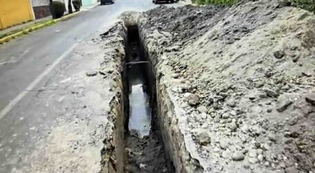 AFECTA A VECINOS OBRA OLVIDADA POR AGUA Y SANEAMIENTO EN COL. MORELOS