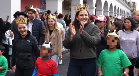 Más de 12 mil familias celebran en el corazón de Toluca el cierre de las festividades con el recorrido de Reyes Magos