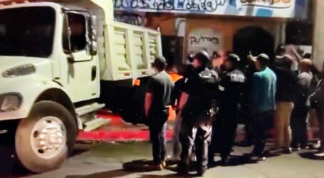 NOCHE DE TENSIÓN EN “LOS CHIRINOS” REPUDIAN  A DUEÑOS Y EMPLEADOS DE “CASA ARELLANO”