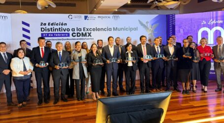 Gana Ricardo Moreno galardón por «Toluca se pone guapa» y reafirma su liderazgo