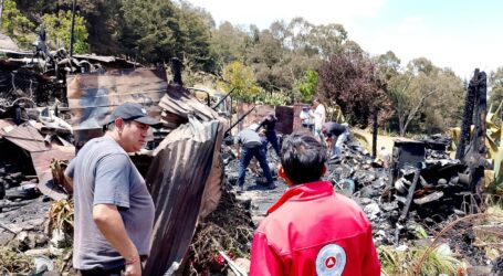 Atendieron incendio en vivienda de Santiago Tlaxomulco
