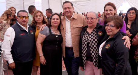 Reconoce Ricardo Moreno a mamás suteymistas, pilares de sus hogares y del servicio público
