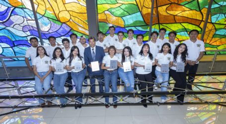 UAEMéx hace historia al ganar todos los premios en competencia internacional de Puentes de Acero