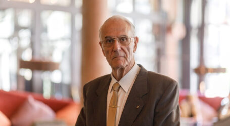Conoce al Dr. Manuel Sans Segarra: una mente que transforma la medicina y la conciencia