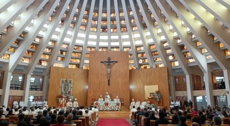 RESALTA EL ARZOBISPO RAÚL GÓMEZ LA VOCACIÓN  Y SERVICIO SACERDOTAL DEL PADRE MEMO FERNÁNDEZ