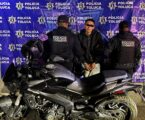 Captura Policía de Toluca a presunto «motorratón» con orden de reaprehensión vigente