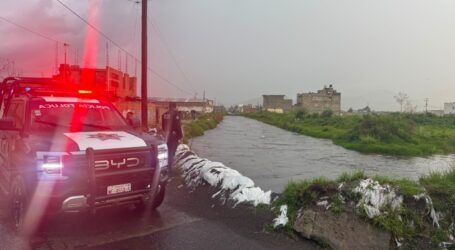 Activan policía municipal y bomberos de Toluca operativo después de intensa lluvia