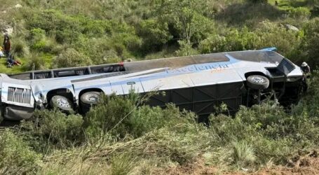 AUTOBÚS AL BARRANCO EN LA HORTALIZA HAY DOS MUERTOS Y 13 LESIONADOS