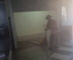 ARDIÓ CUARTO DE ALMACENAMIENTO DE LA AGENCIA AUTOMOTRIZ BYD