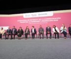 Asiste Martha Camacho a condecoración de docentes por años de servicio
