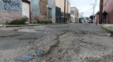 ¿Ucrania en la calle Ignacio Pérez? No, sus pocas cuadras son más baches que pavimento
