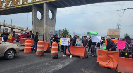 VECINOS INCONFORMES CON ABRIR EL FRACCIONAMIENTO MISIONES, BLOQUEARON LA TOLUCA-NAUCALPAN