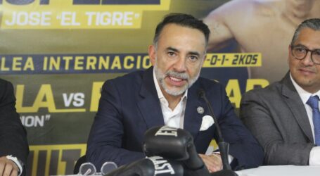 Presentó Fernando Flores función de boxeo internacional con acceso libre en Metepec