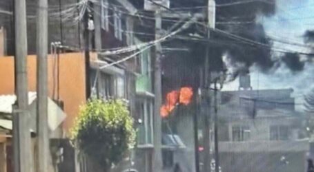 APARATOSO INCENDIO DE UNA BODEGA DE RECICLAJE CERCA DEL TREN INSURGENTE