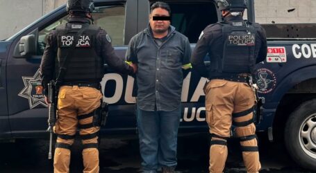 Recupera Policía de Toluca dos vehículos y detiene a sus conductores