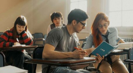 Crean iniciativa para acercar a los universitarios al entorno laboral mientras siguen estudiando