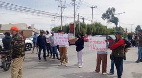 A Dios lo que es de Dios, recuerdan vecinos de San Diego, una escuela en predio de iglesia, no