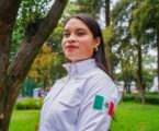 KARLA MARBETH RIVERA GONZÁLEZ, LA VOZ DE LA SSEM EN EL DESFILE