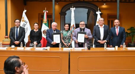 Firman Inesle e IHAEM convenio para profesionalizar la función parlamentaria