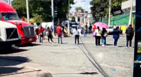 Bloquean calles de Tenancingo en busca De Tratamiento de Hemodiálisis