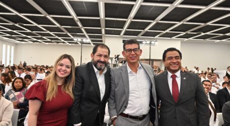 Acompañan congresistas a Delfina Gómez en basificación de personal del ISSEMyM