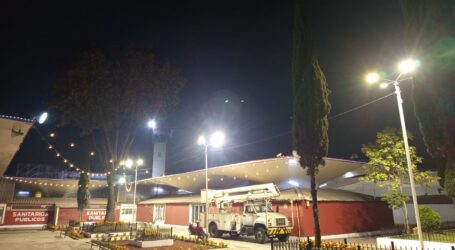 Luce imagen renovada la explanada de la nave de comida del Mercado de Juárez