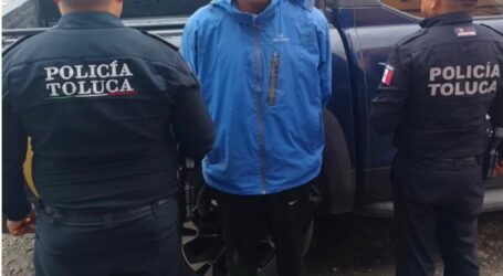 Detiene Policía de Toluca a dos motorratones y recupera un par de celulares