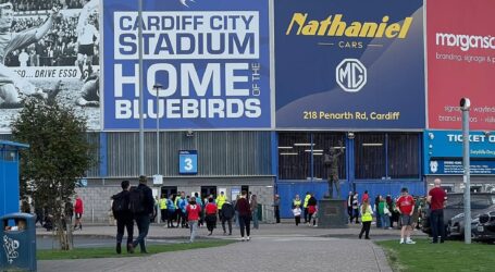 Ambiente de fiesta en el Cardiff City Stadium por el triunfo de Gales 2-1