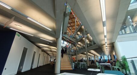 Central Library Huib, no solo es Biblioteca en Cardiff, ayuda a conseguir empleo también