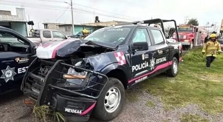 4 LESIONADOS Y DAÑOS EN CHOQUE FRONTAL EN LA ATLACOMULCO-EL ORO