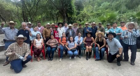 Mezcaleros de Edoméx regresan a París a través del Programa Tesoros Gastronómicos