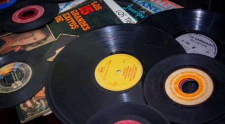 El vinilo no se rinde: la experiencia de escuchar música que resiste al streaming